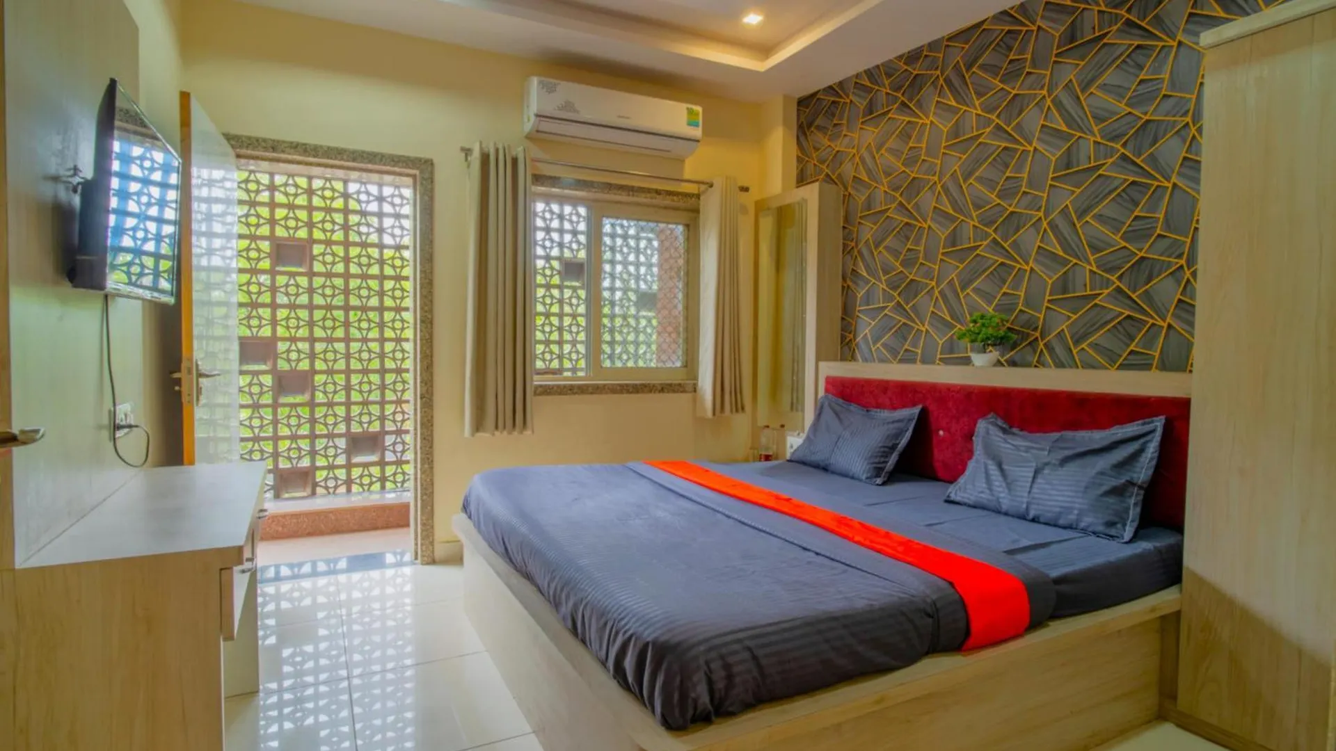 Majestic Hotel And Restro Udaipur