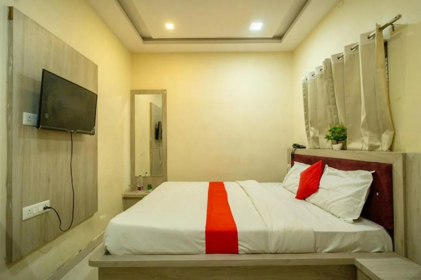 Majestic Hotel And Restro Udaipur